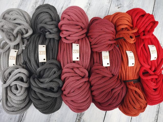 Polyester cord color palette
