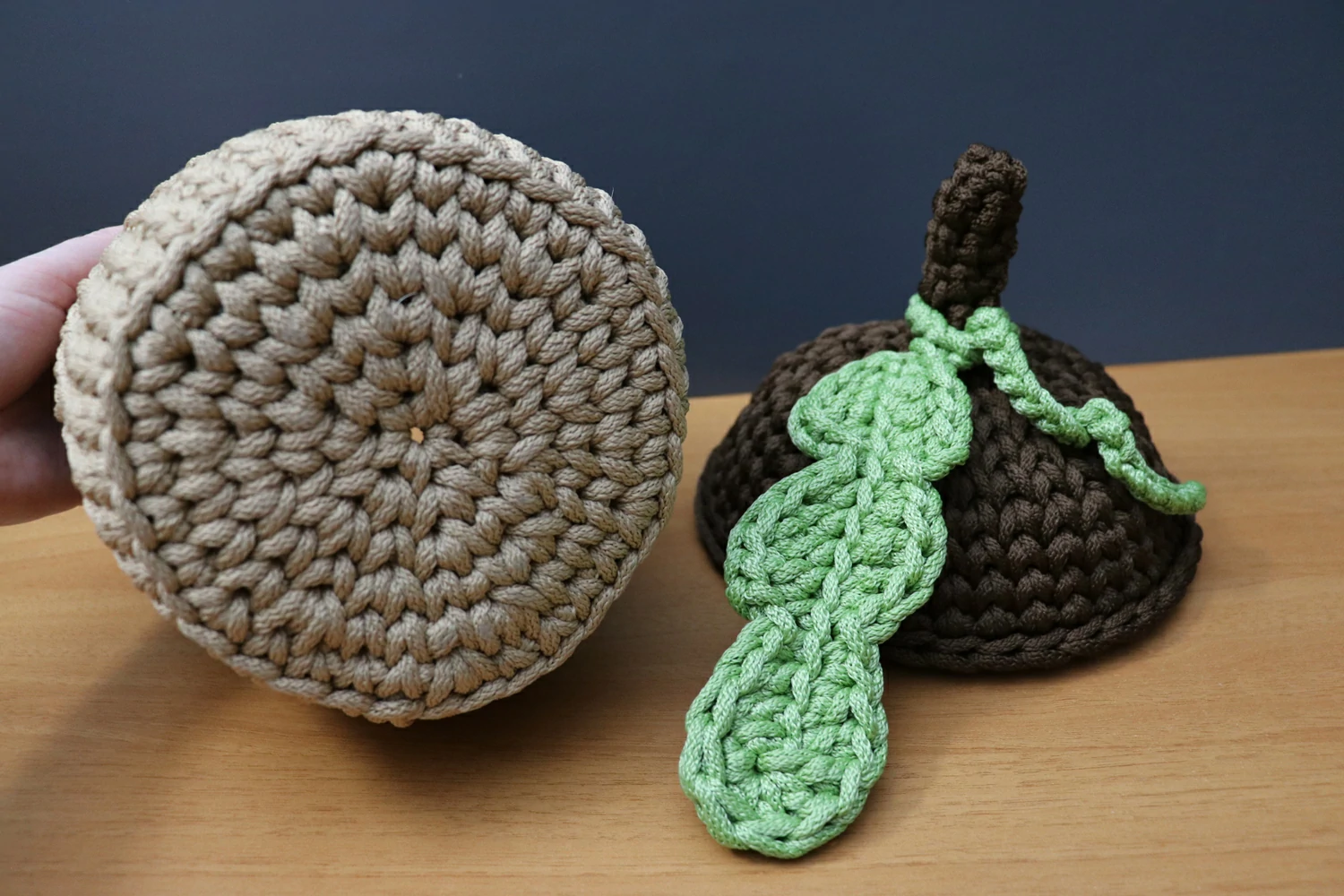 crochet-acorn-shaped-basket 4