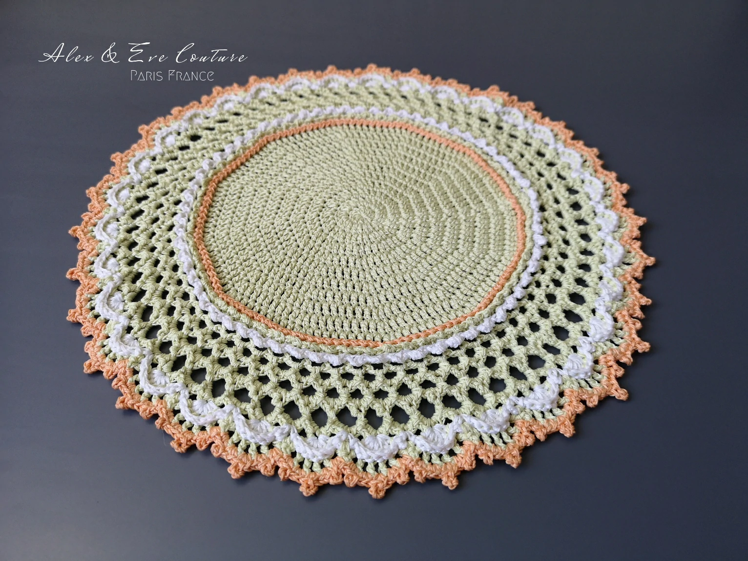 two-color-crochet-table-mats-set4
