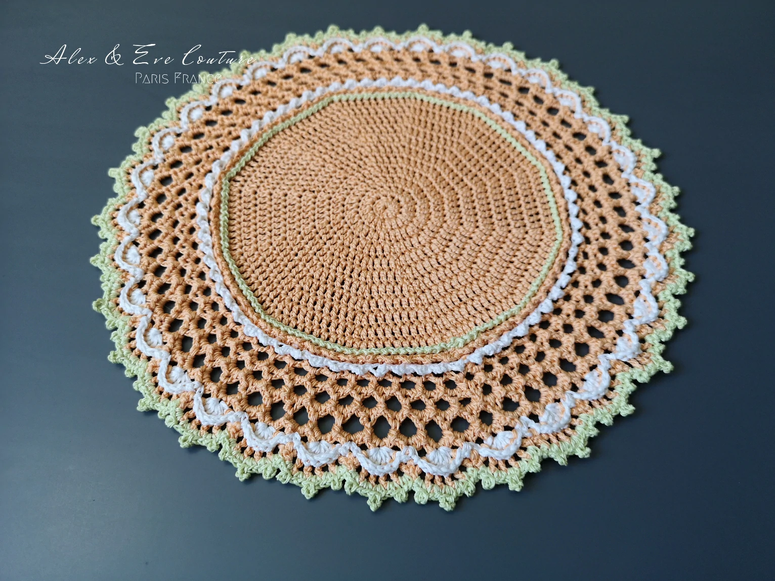 two-color-crochet-table-mats-set5